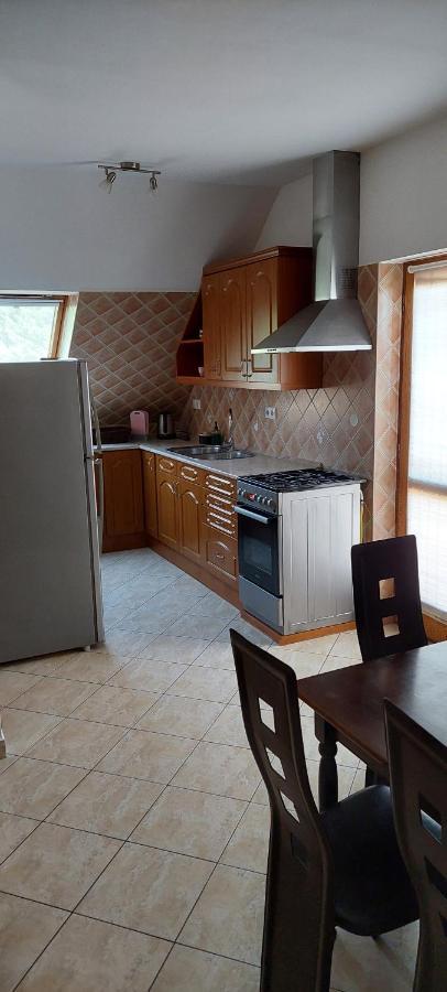 Szikszai Apartman Balatonfuzfo Exterior photo